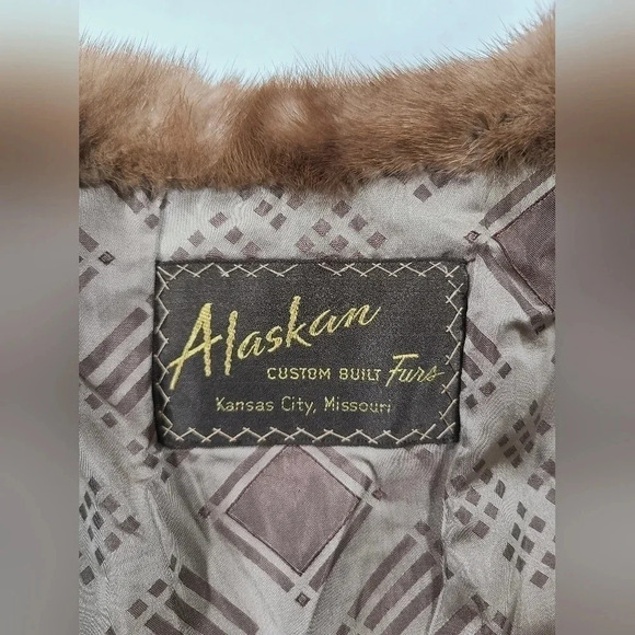 Vintage Alaskan Custom Built Furs KC, MO Genuine Fur Coat Belted 36" Chest - Picture 8 of 16